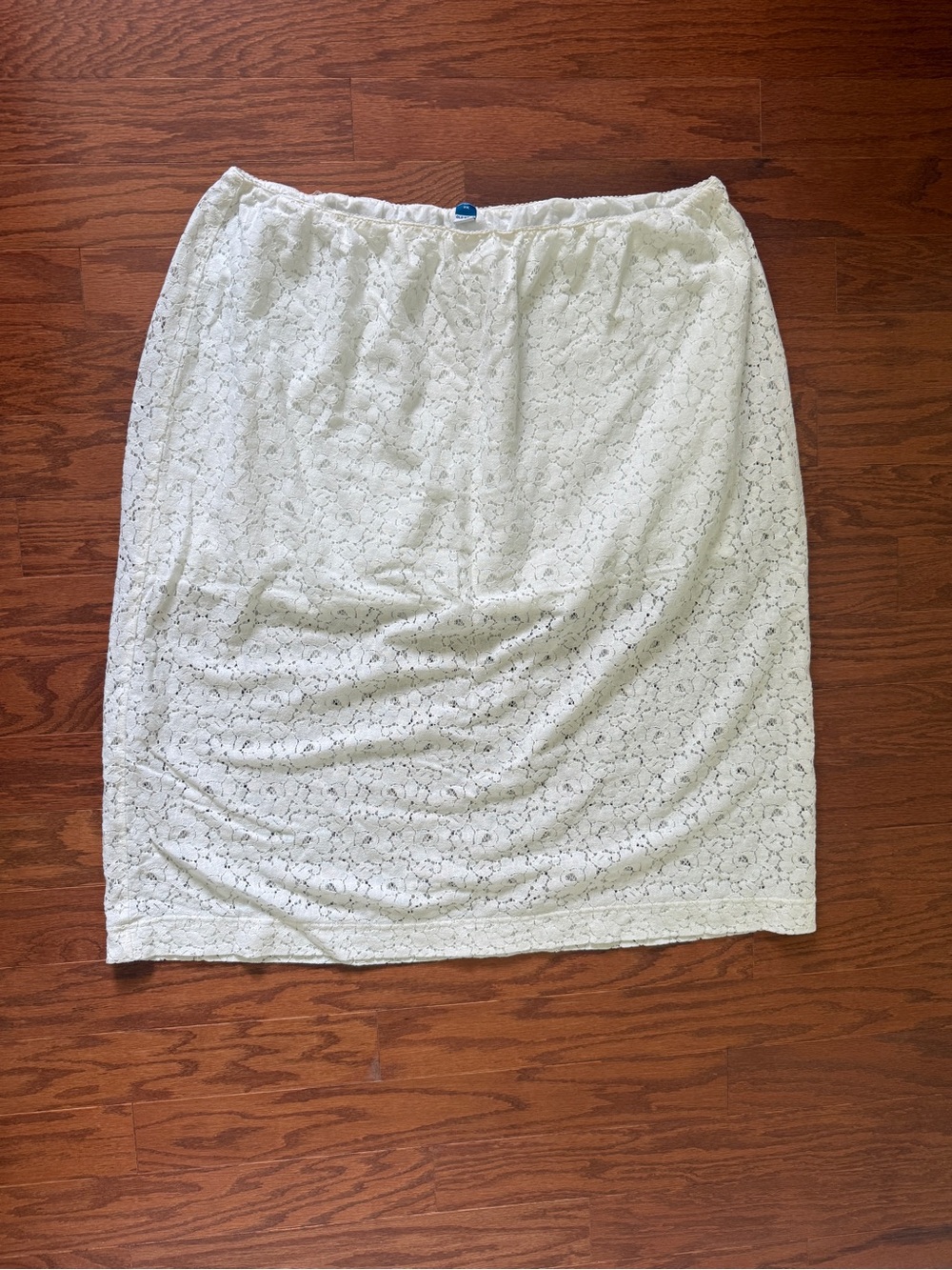 Old Navy Cream Lace Pencil Skirt